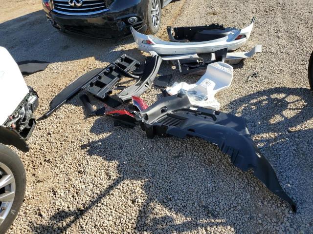 Photo 13 from auction – 2018 TOYOTA RAV4 LIMIT with VIN 2T3YFREV5JW429772