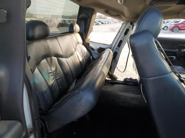 Photo 10 from auction – 2000 CHEVROLET silverado with VIN 2GCEK19T7Y1173565