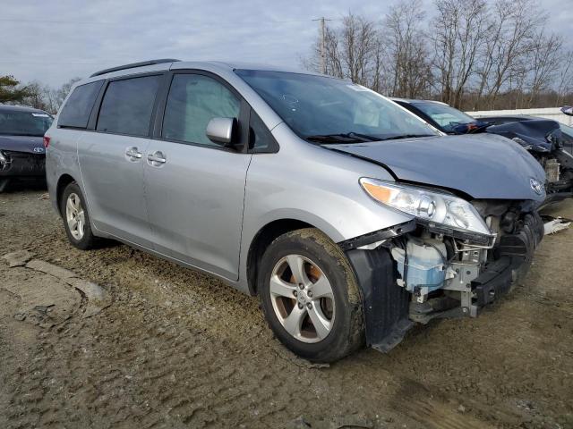 Photo 4 from auction – 2016 TOYOTA SIENNA LE with VIN 5TDKK3DC6GS765326