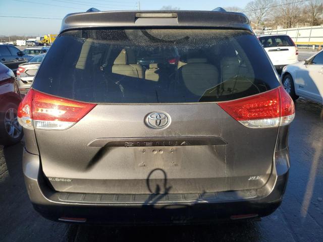 Photo 6 from auction – 2011 TOYOTA SIENNA XLE with VIN 5TDYK3DC8BS107574