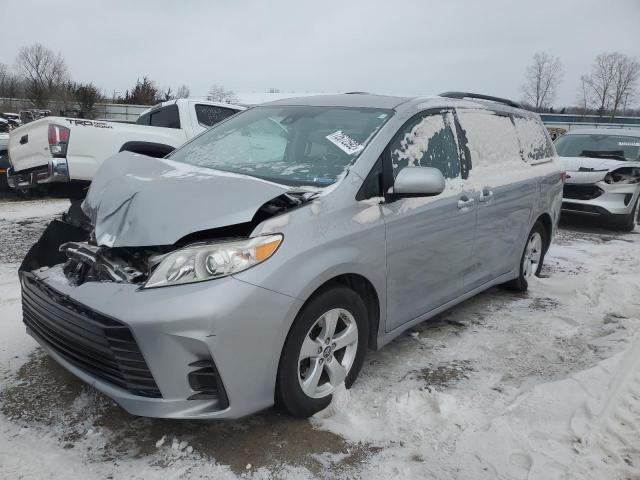 TOYOTA SIENNA LE 2018 with VIN 5TDKZ3DC2JS926628 - Photo from auction