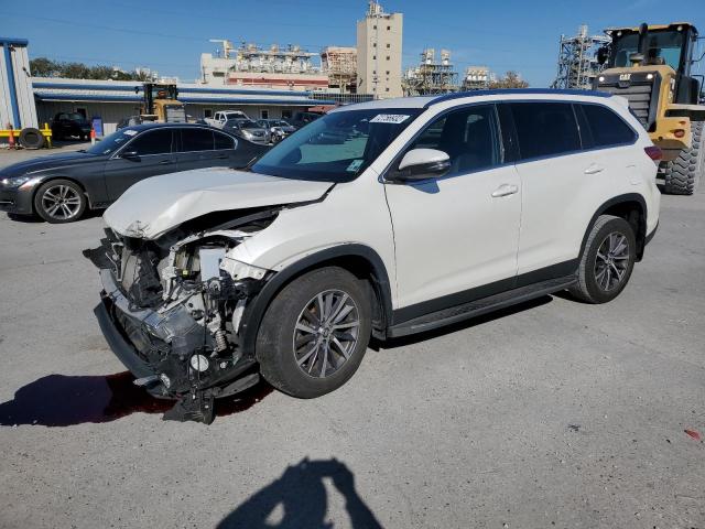 TOYOTA HIGHLANDER 2019 with VIN 5TDKZRFH0KS557166 - Photo from auction