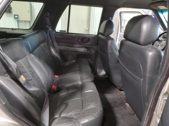 Photo 11 from auction – 2002 CHEVROLET BLAZER with VIN 1GNDT13W02K105179