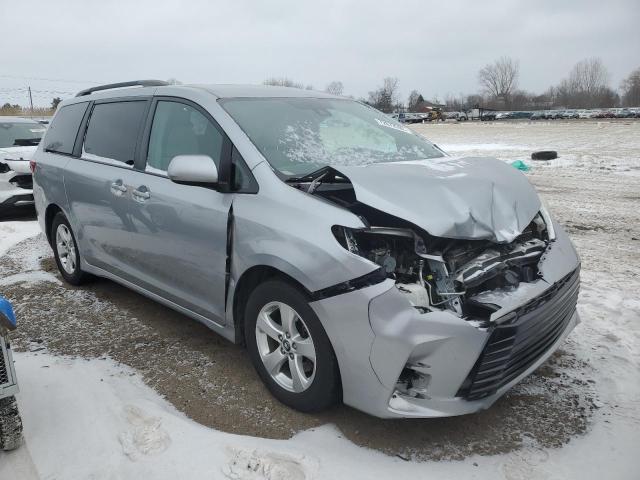 Photo 4 from auction – 2018 TOYOTA SIENNA LE with VIN 5TDKZ3DC2JS926628
