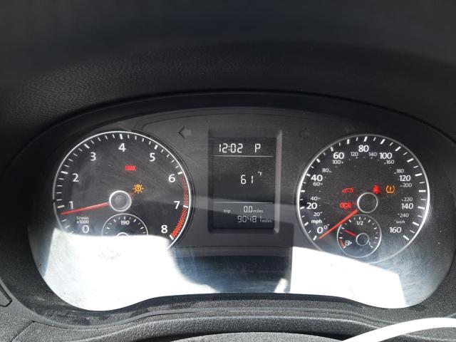 Photo 9 from auction – 2014 VOLKSWAGEN PASSAT S with VIN 1VWAP7A33EC025575