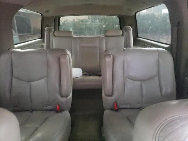 Photo 10 from auction – 2004 CHEVROLET SUBURBAN K with VIN 3GNFK16T64G231859