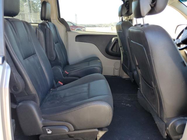 Photo 11 from auction – 2016 CHRYSLER TOWN & COU with VIN 2C4RC1BG5GR267889