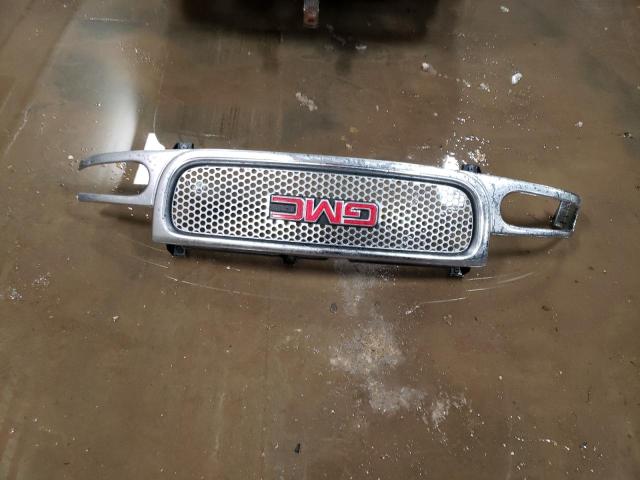 Photo 12 from auction – 2001 GMC DENALI XL with VIN 1GKFK66UX1J247334
