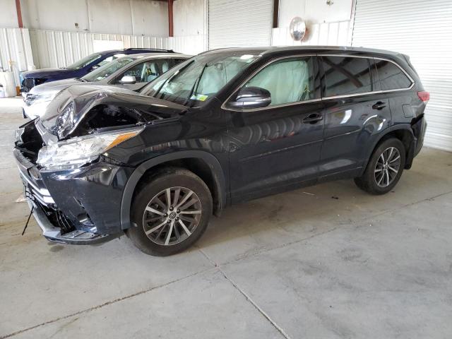 TOYOTA HIGHLANDER 2018 with VIN 5TDJZRFH0JS558649 - Photo from auction