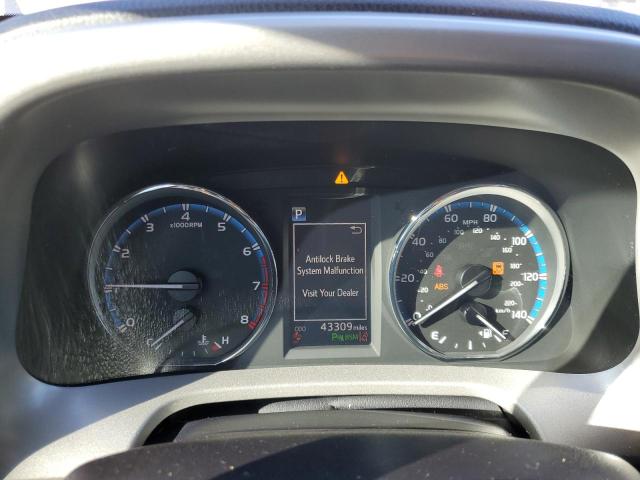 Photo 9 from auction – 2018 TOYOTA RAV4 LIMIT with VIN 2T3YFREV5JW429772