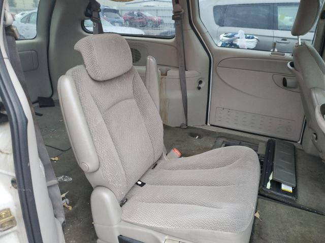 Photo 10 from auction – 2005 CHRYSLER TOWN & COU with VIN 2C4GP44R55R586282
