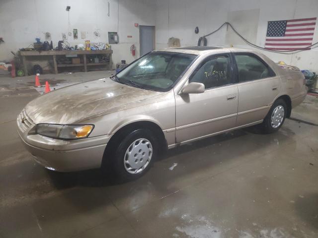 TOYOTA CAMRY CE 1998 with VIN 4T1BG22K6WU233232 - Photo from auction