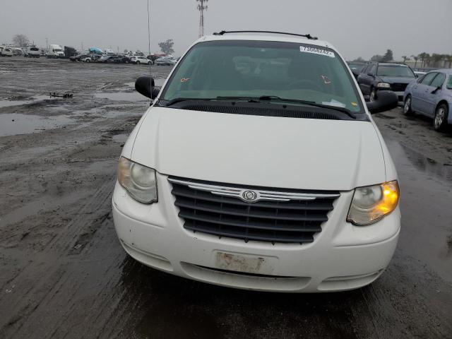 Photo 5 from auction – 2005 CHRYSLER TOWN & COU with VIN 2C4GP44R55R586282