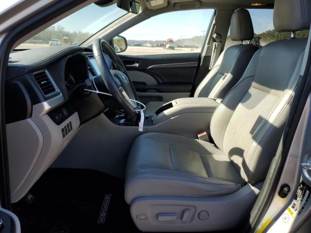 Photo 7 from auction – 2017 TOYOTA HIGHLANDER with VIN 5TDYZRFH1HS226888