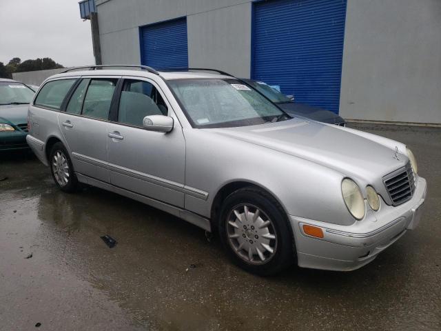 Photo 4 from auction – 2001 MERCEDES-BENZ E 320 with VIN WDBJH65J01B205971