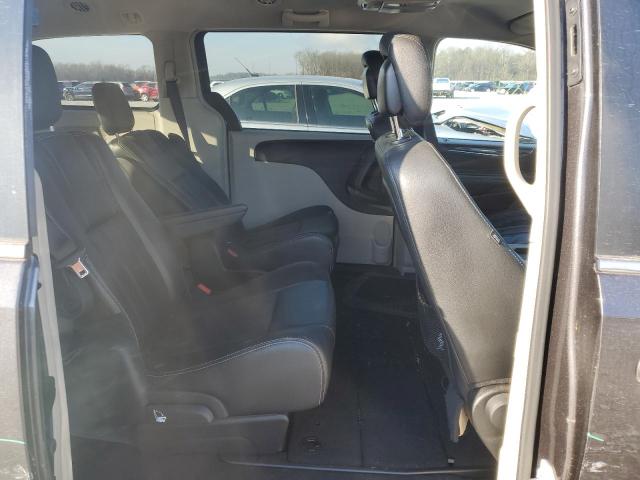Photo 11 from auction – 2015 CHRYSLER TOWN & COU with VIN 2C4RC1AG2FR742804