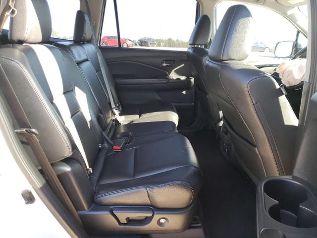 Photo 11 from auction – 2017 HONDA PILOT TOUR with VIN 5FNYF6H95HB022029