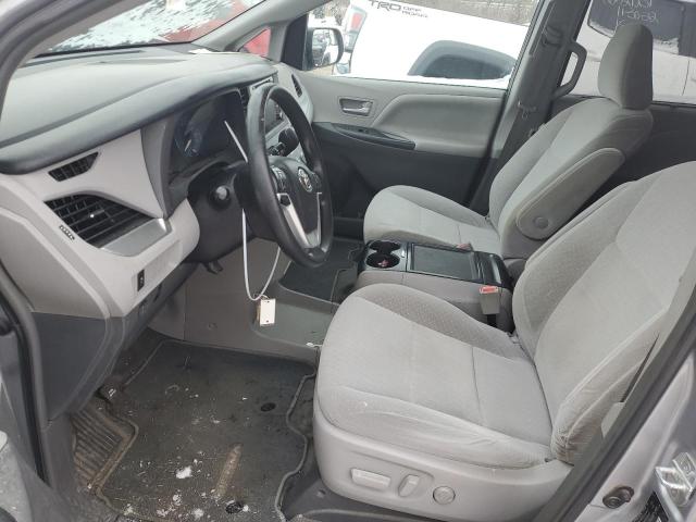 Photo 7 from auction – 2018 TOYOTA SIENNA LE with VIN 5TDKZ3DC2JS926628