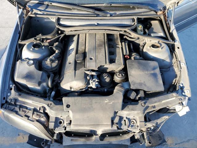 Photo 11 from auction – 2003 BMW 330 I with VIN WBAEV53433KM04385