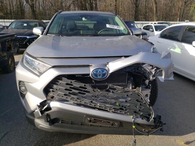 Photo 5 from auction – 2019 TOYOTA RAV4 XLE with VIN JTMRWRFVXKD013802