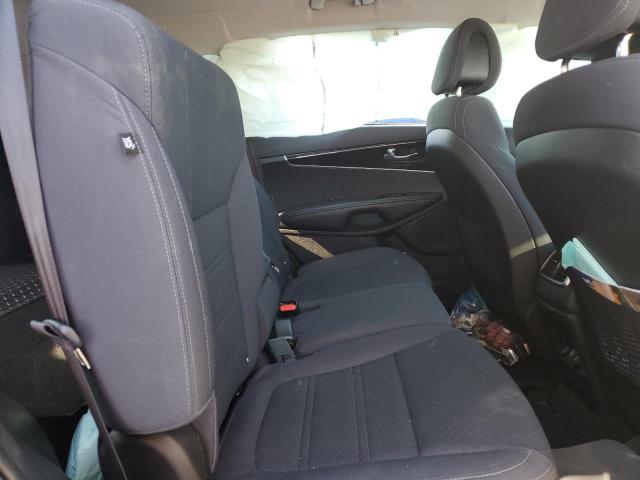 Photo 11 from auction – 2016 KIA SORENTO LX with VIN 5XYPG4A39GG078419