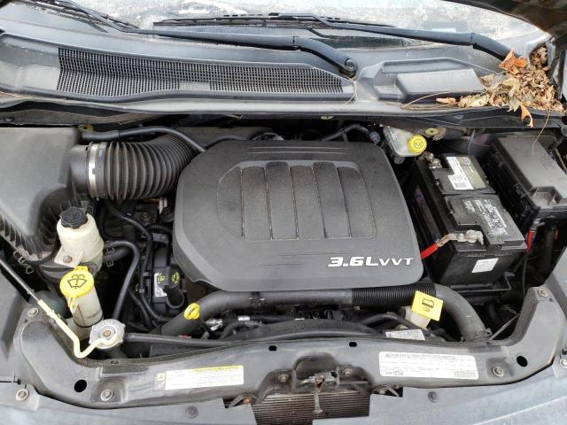 Photo 12 from auction – 2011 VOLKSWAGEN ROUTAN SEL with VIN 2V4RW5DG6BR698574