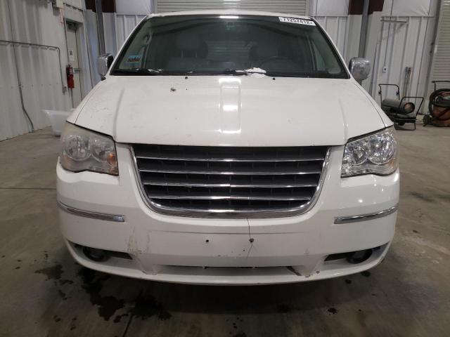 Photo 5 from auction – 2011 CHRYSLER TOWN & COU with VIN 2A4RR8DG5BR608067