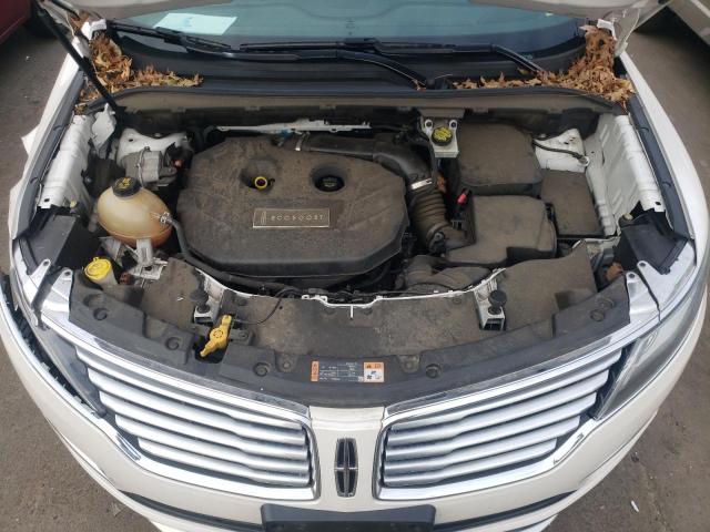 Photo 11 from auction – 2017 LINCOLN MKC RESERV with VIN 5LMCJ3D9XHUL11548