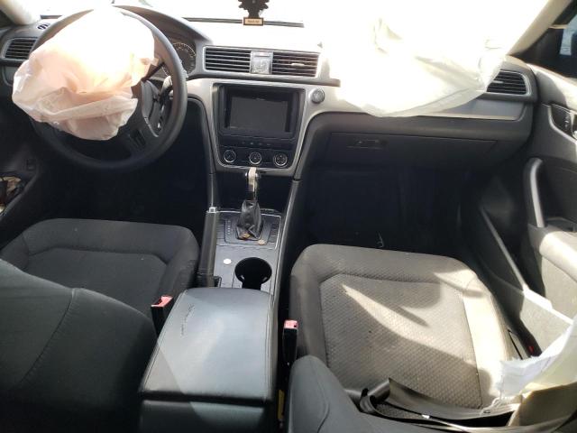 Photo 8 from auction – 2015 VOLKSWAGEN PASSAT S with VIN 1VWAT7A3XFC002503