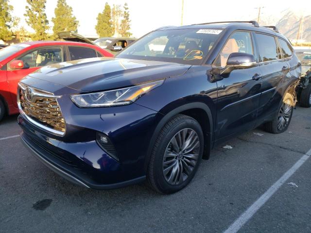 TOYOTA HIGHLANDER 2022 with VIN 5TDFZRAH6NS142883 - Photo from auction