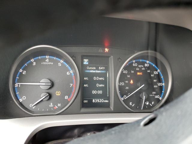 Photo 9 from auction – 2017 TOYOTA RAV4 XLE with VIN JTMWFREV5HJ117113