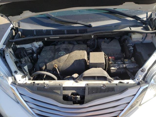 Photo 12 from auction – 2017 TOYOTA SIENNA XLE with VIN 5TDYZ3DC6HS872044