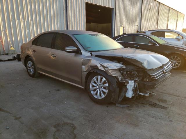 Photo 4 from auction – 2015 VOLKSWAGEN PASSAT S with VIN 1VWAT7A31FC071032