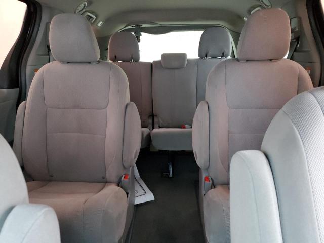 Photo 10 from auction – 2018 TOYOTA SIENNA L with VIN 5TDZZ3DC0JS949324