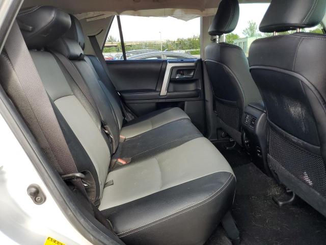 Photo 11 from auction – 2018 TOYOTA 4RUNNER SR with VIN JTEBU5JR2J5547861