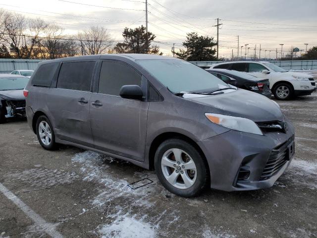 Photo 4 from auction – 2018 TOYOTA SIENNA L with VIN 5TDZZ3DC0JS949324