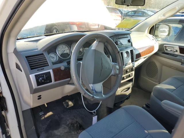 Photo 8 from auction – 2010 CHRYSLER TOWN & COU with VIN 2A4RR5D17AR347940