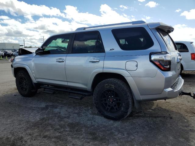 Photo 2 from auction – 2018 TOYOTA 4RUNNER SR with VIN JTEBU5JR2J5547861