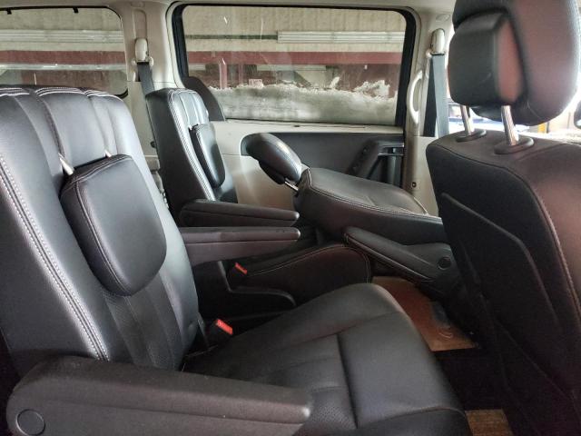 Photo 11 from auction – 2014 CHRYSLER TOWN & COU with VIN 2C4RC1CG9ER329094