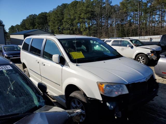 Photo 4 from auction – 2010 CHRYSLER TOWN & COU with VIN 2A4RR5D17AR347940