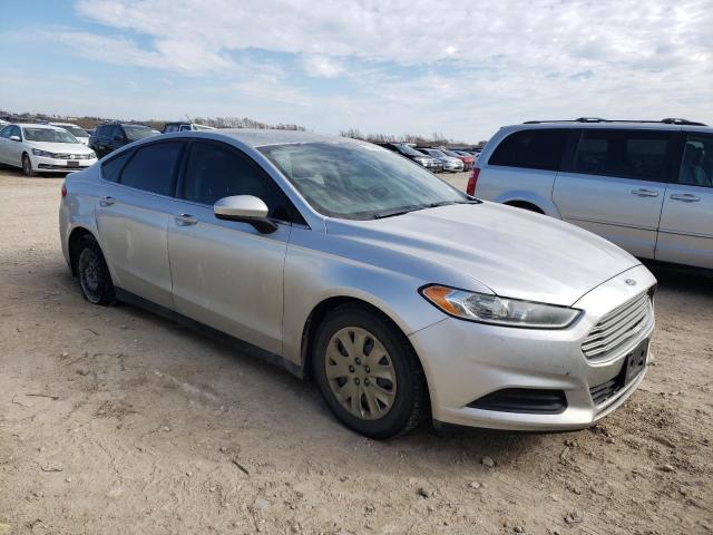 Photo 4 from auction – 2013 FORD FUSION S with VIN 3FA6P0G71DR227055