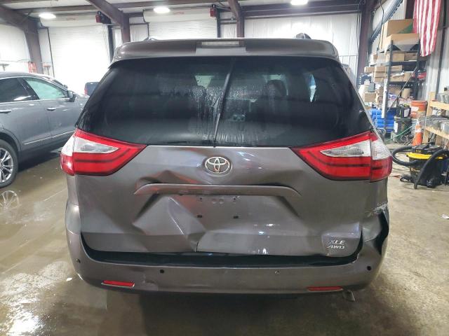 Photo 6 from auction – 2017 TOYOTA SIENNA XLE with VIN 5TDDZ3DC2HS174402