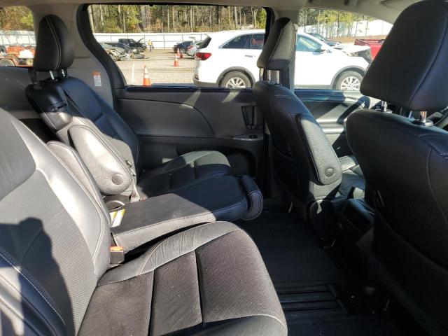 Photo 11 from auction – 2016 TOYOTA SIENNA SE with VIN 5TDXK3DC5GS727432