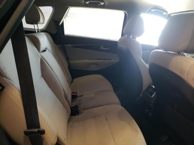 Photo 11 from auction – 2016 KIA SORENTO LX with VIN 5XYPGDA32GG066872