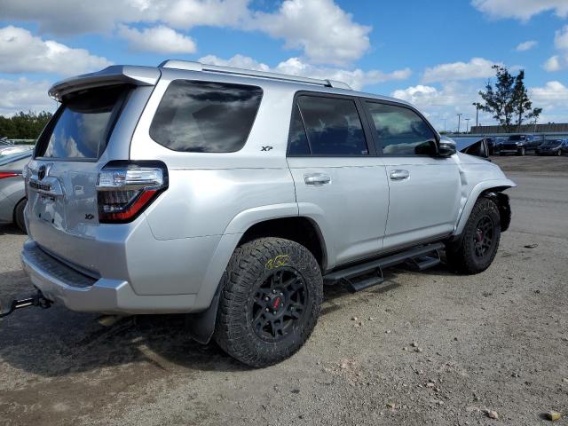 Photo 3 from auction – 2018 TOYOTA 4RUNNER SR with VIN JTEBU5JR2J5547861