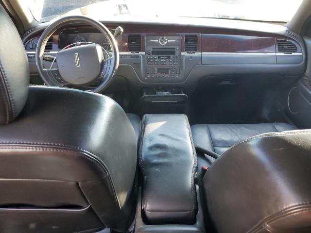 Photo 8 from auction – 2010 LINCOLN TOWN CAR E with VIN 2LNBL8EV7AX616828
