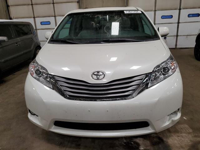 Photo 5 from auction – 2017 TOYOTA SIENNA XLE with VIN 5TDYZ3DC1HS865969