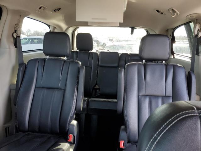 Photo 10 from auction – 2016 CHRYSLER TOWN & COU with VIN 2C4RC1BG2GR157785