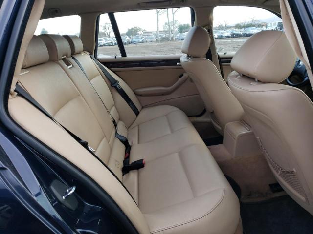 Photo 10 from auction – 2003 BMW 325 IT with VIN WBAEN33453PC11617