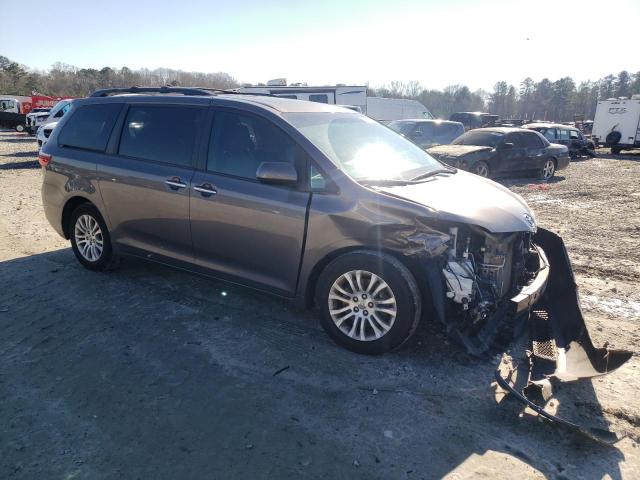 Photo 4 from auction – 2016 TOYOTA SIENNA XLE with VIN 5TDYK3DCXGS710372